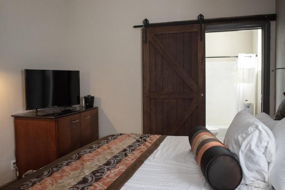 Americas Best Value Inn Dearborn Ngoại thất bức ảnh