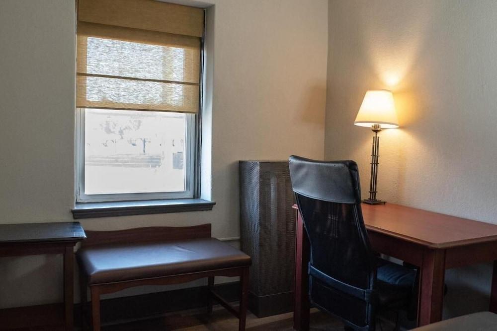 Americas Best Value Inn Dearborn Ngoại thất bức ảnh