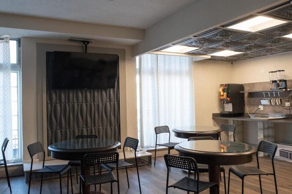 Americas Best Value Inn Dearborn Ngoại thất bức ảnh