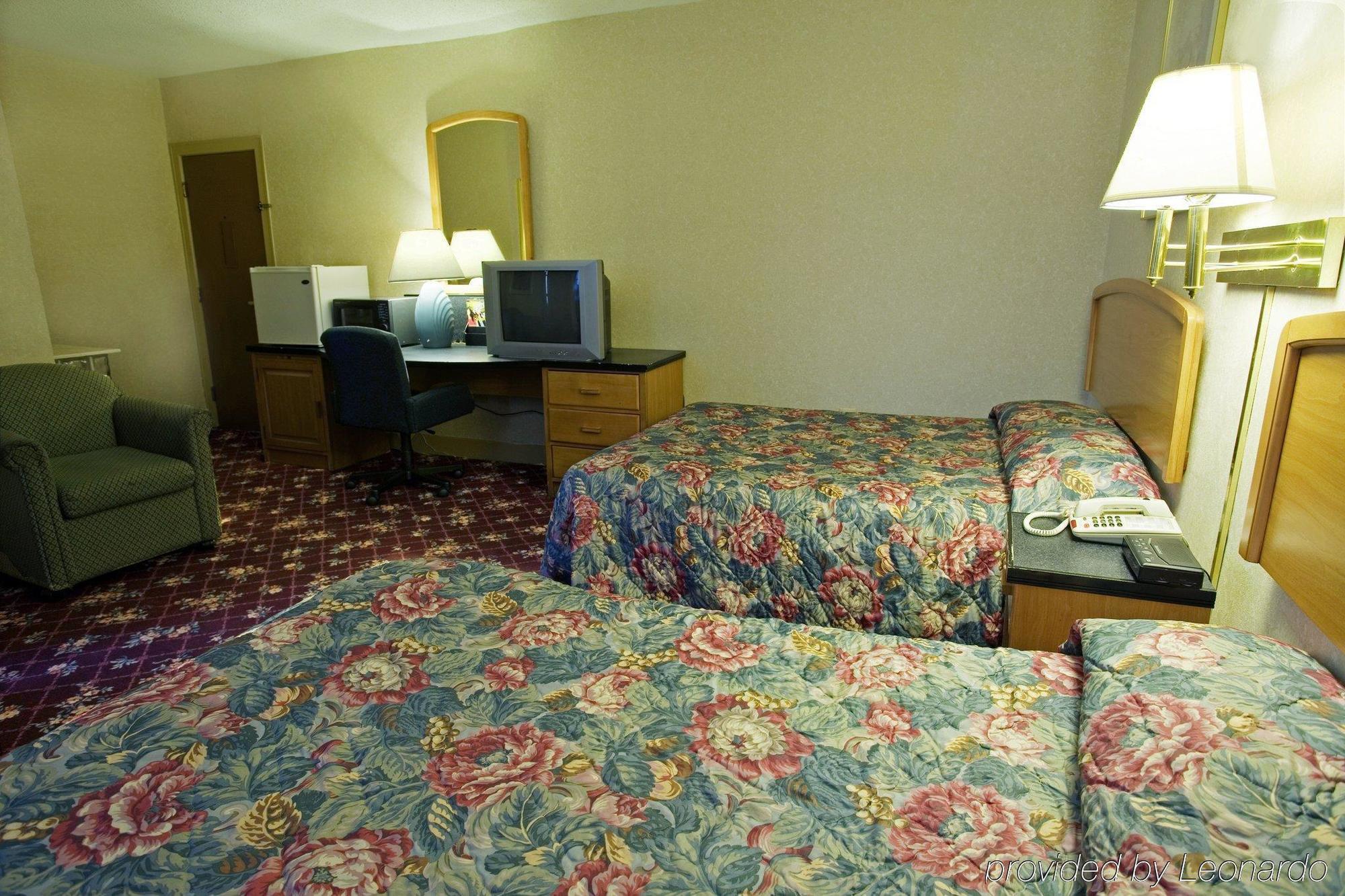 Americas Best Value Inn Dearborn Phòng bức ảnh